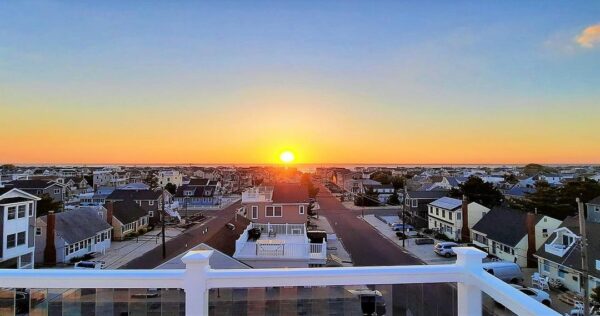 Read more about the article Who doesnâ€™t love a good rooftop sunset picture!   …