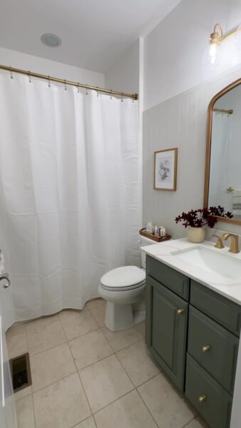 Read more about the article Guest bathroom remodel complete 
.
.
.
           …