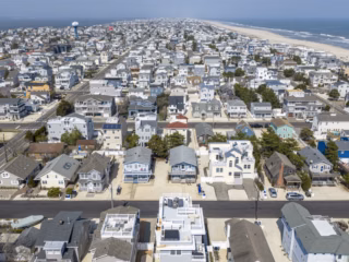 109 E 28TH ST LBI 005