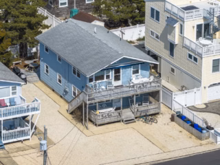 109 E 28TH ST LBI 008