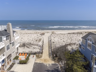 109 E 28TH ST LBI 011