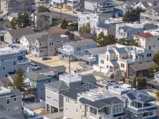 109 E 28TH ST LBI 014